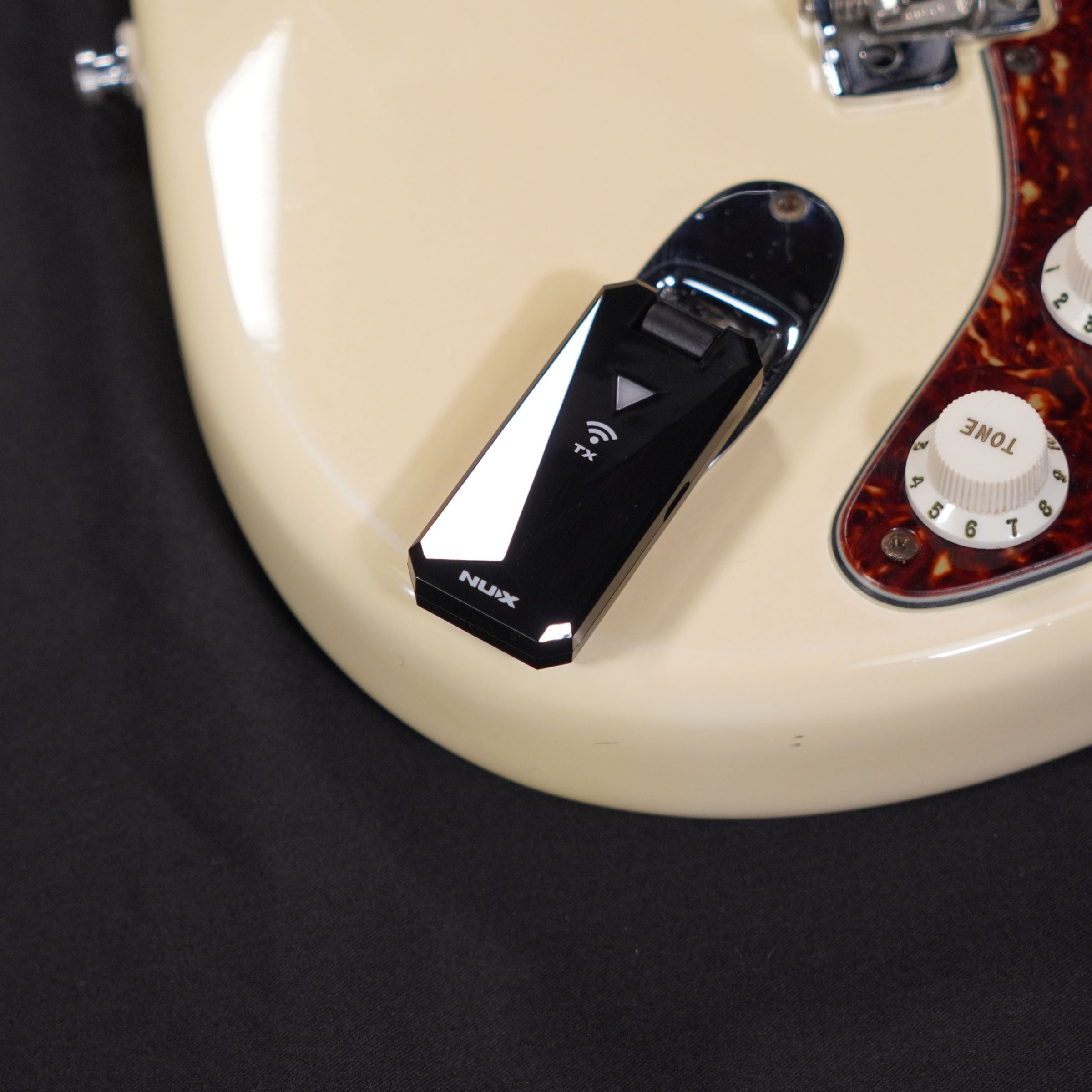 Guitar with NUX b-5 transmitter plugged in