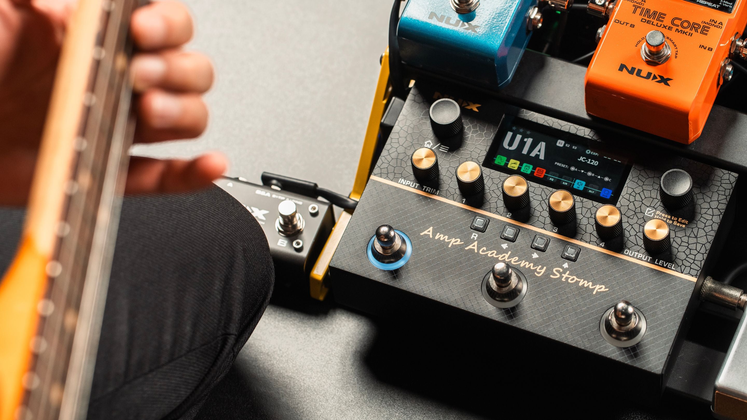 NUX Amp Academy Stomp - Guitar Amp Modeler & Multi-Effects Pedal